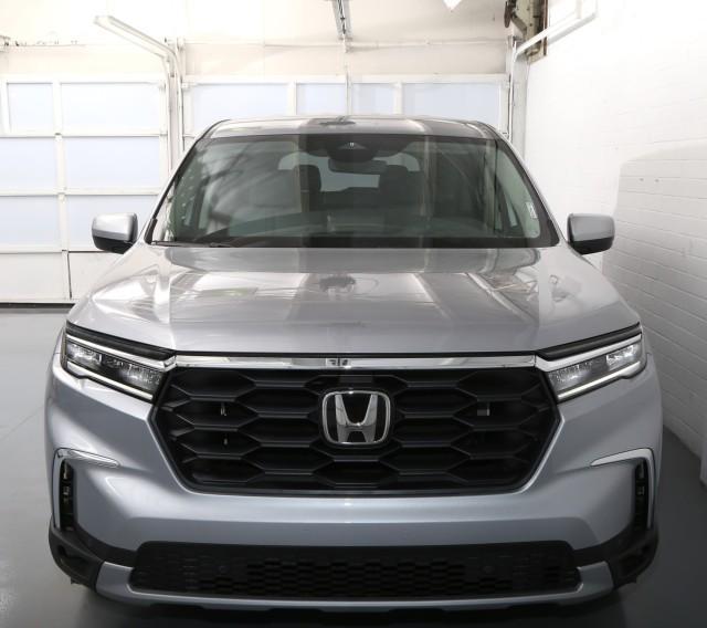 new 2025 Honda Pilot car, priced at $46,695