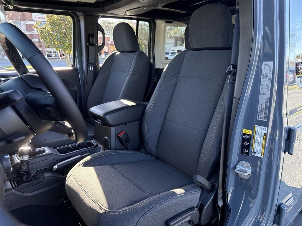 new 2025 Jeep Wrangler car, priced at $53,266