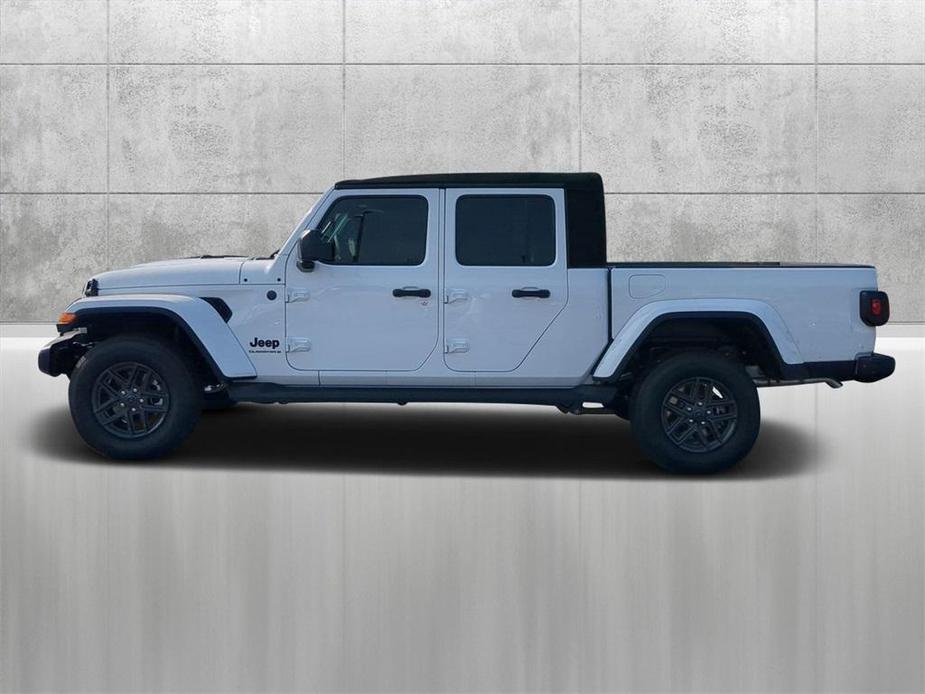 new 2024 Jeep Gladiator car, priced at $41,840