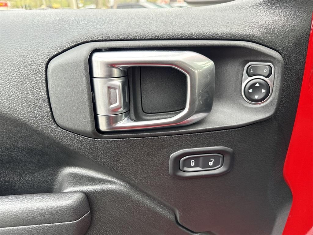 new 2025 Jeep Wrangler car, priced at $49,512