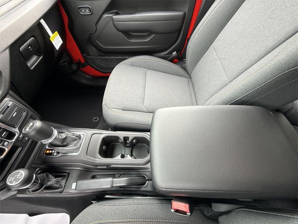 new 2025 Jeep Wrangler car, priced at $49,512