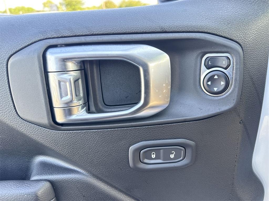 new 2025 Jeep Gladiator car, priced at $46,893