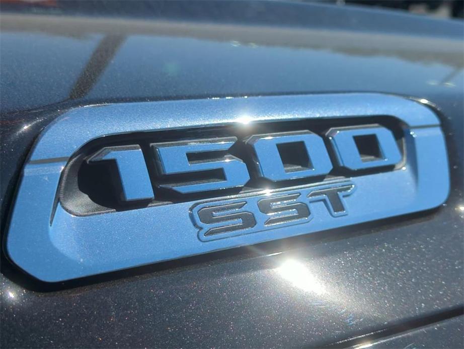 new 2025 Ram 1500 car, priced at $45,163