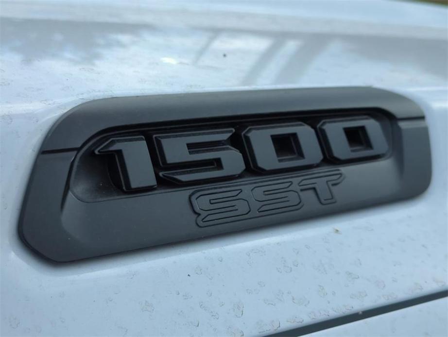 new 2025 Ram 1500 car, priced at $43,986