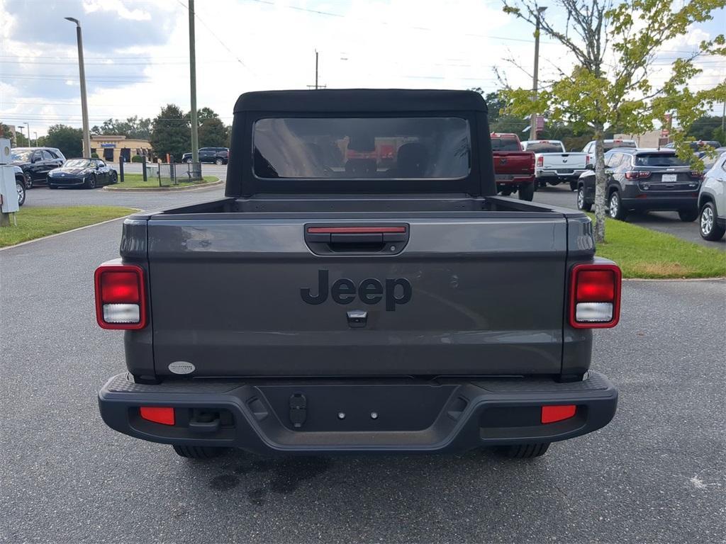 new 2024 Jeep Gladiator car, priced at $39,681