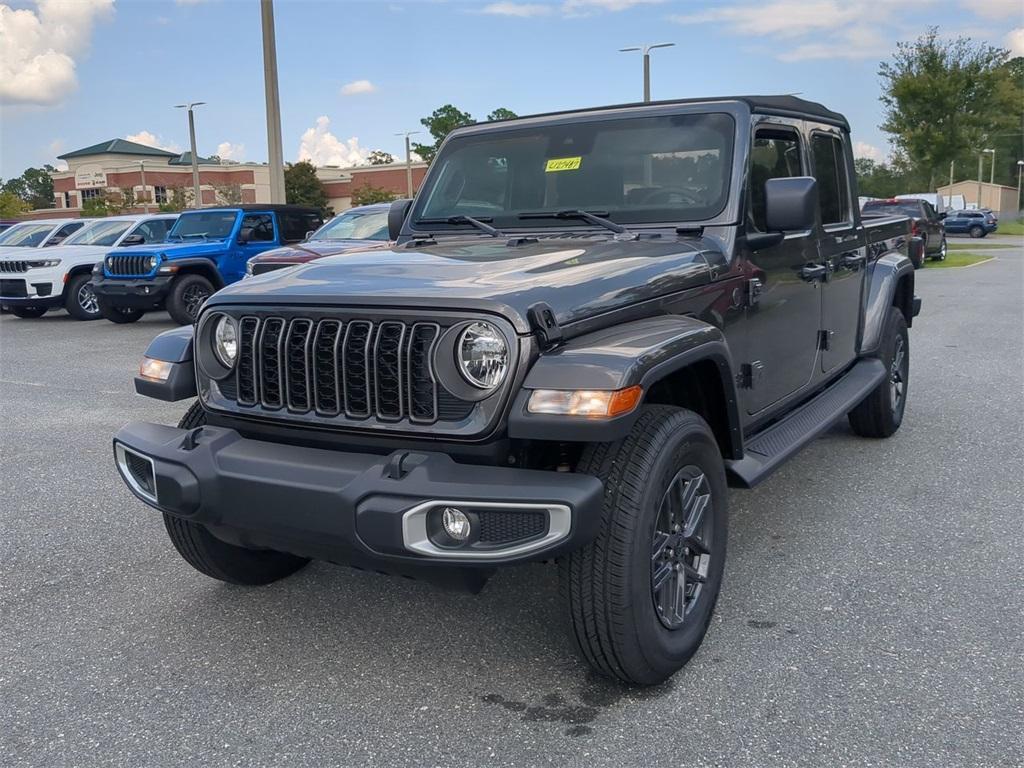 new 2024 Jeep Gladiator car, priced at $39,681