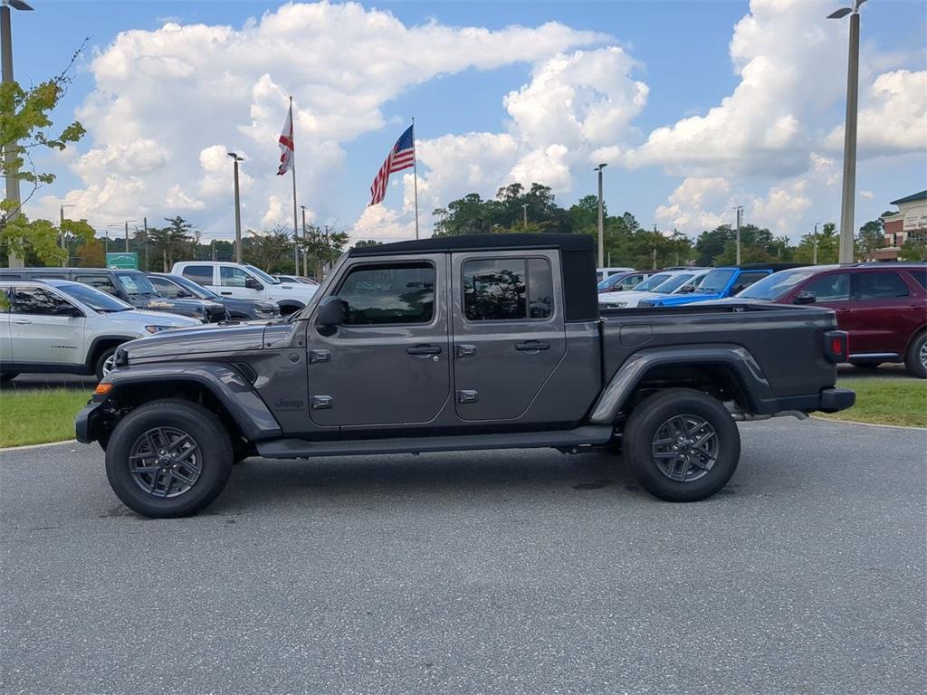 new 2024 Jeep Gladiator car, priced at $39,681