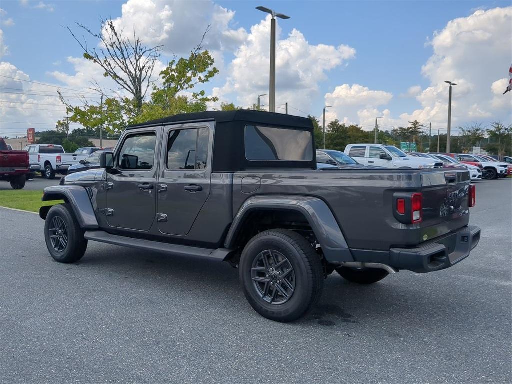 new 2024 Jeep Gladiator car, priced at $39,681