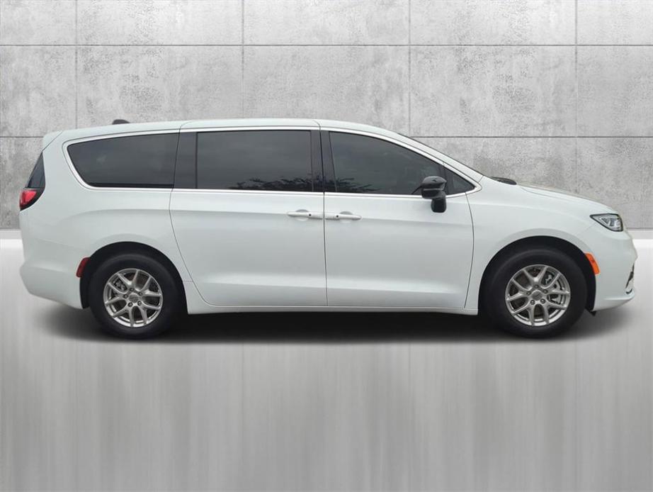 new 2024 Chrysler Pacifica car, priced at $38,408