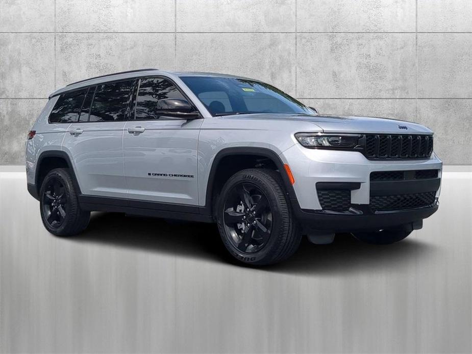 new 2024 Jeep Grand Cherokee L car, priced at $42,000