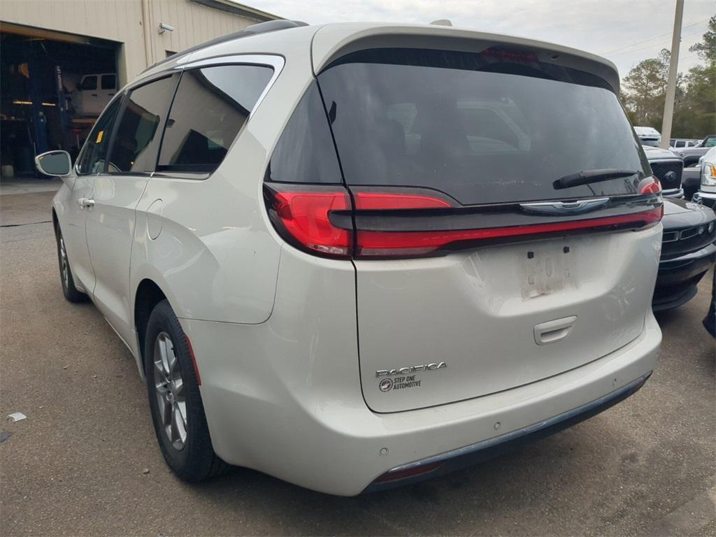 used 2021 Chrysler Pacifica car, priced at $23,998