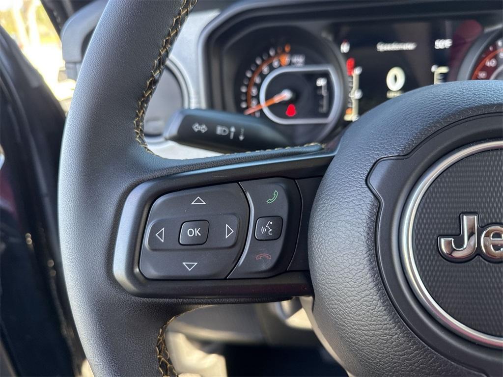 new 2025 Jeep Gladiator car, priced at $49,233