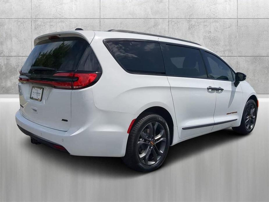 new 2024 Chrysler Pacifica car, priced at $41,499