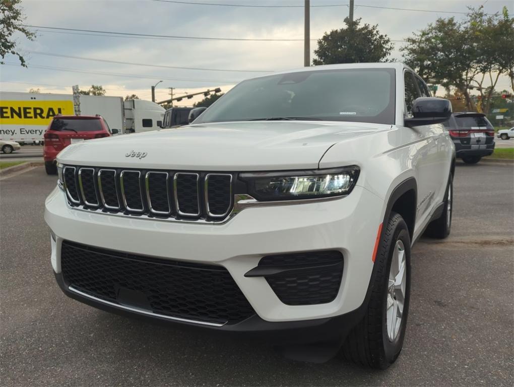 new 2024 Jeep Grand Cherokee car, priced at $37,306