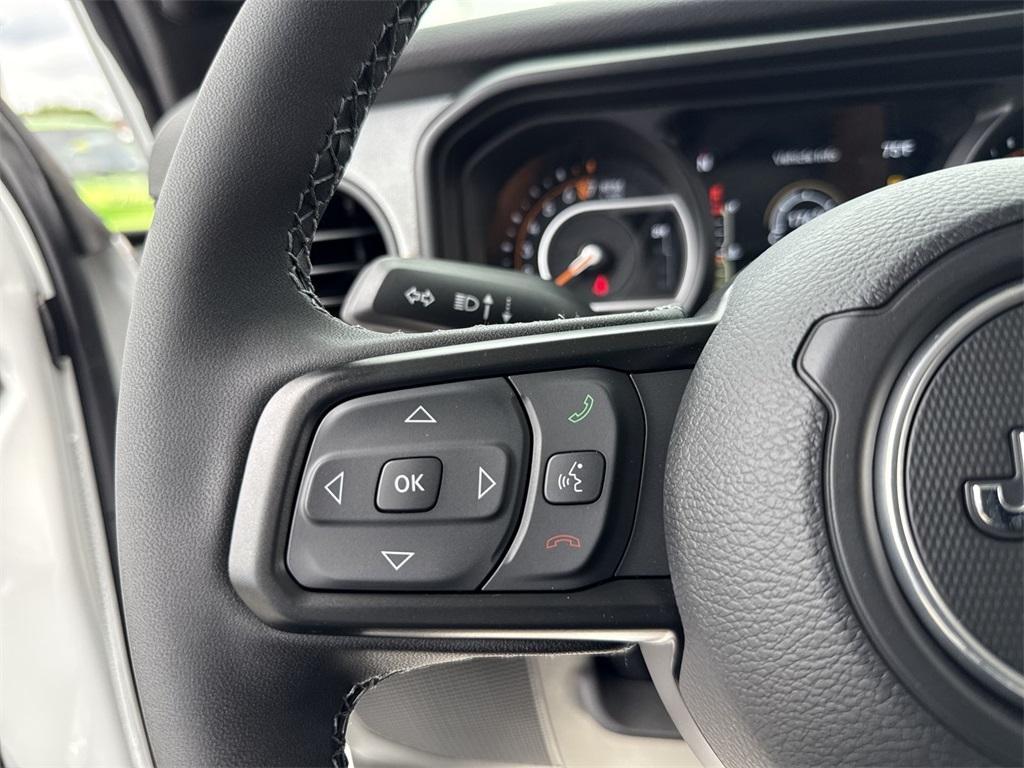 new 2025 Jeep Gladiator car, priced at $47,979