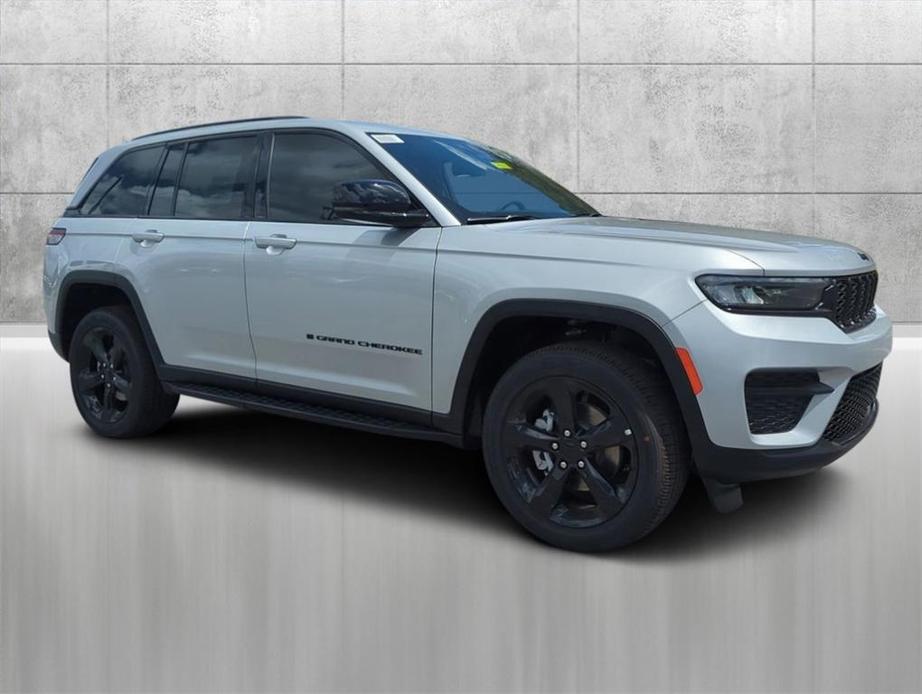 new 2024 Jeep Grand Cherokee car, priced at $45,795