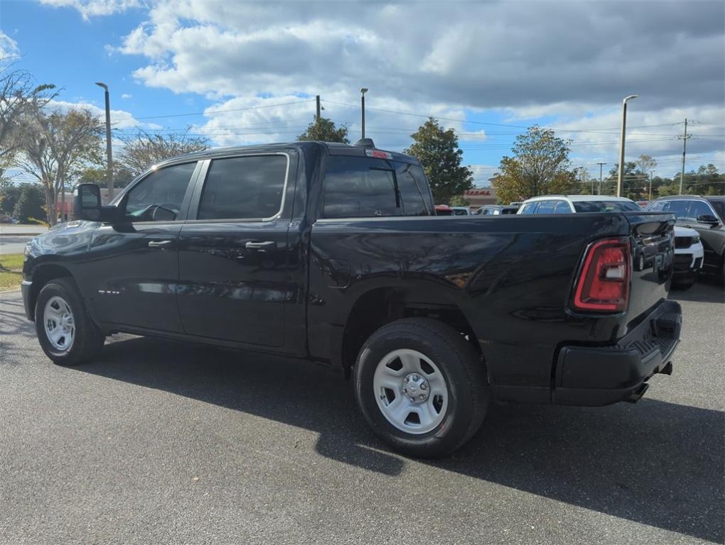 new 2025 Ram 1500 car, priced at $43,711