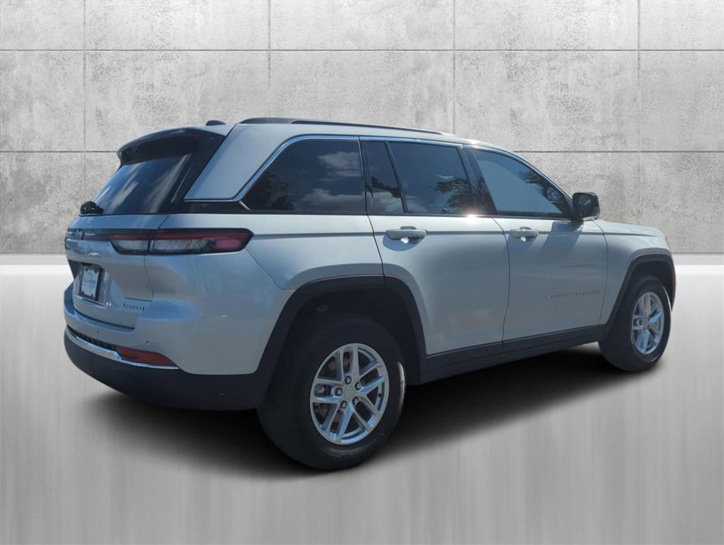 new 2024 Jeep Grand Cherokee car, priced at $35,092