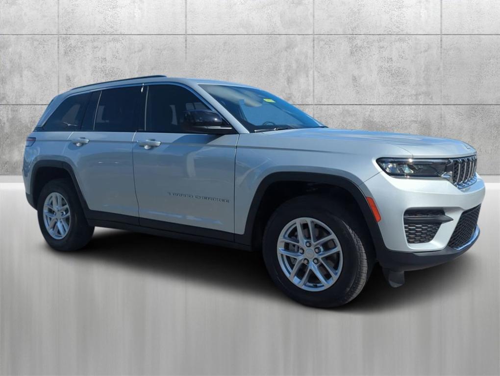 new 2024 Jeep Grand Cherokee car, priced at $35,092