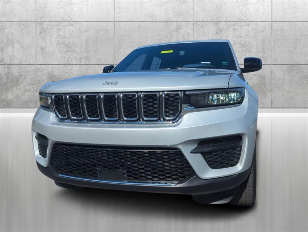 new 2024 Jeep Grand Cherokee car, priced at $35,092