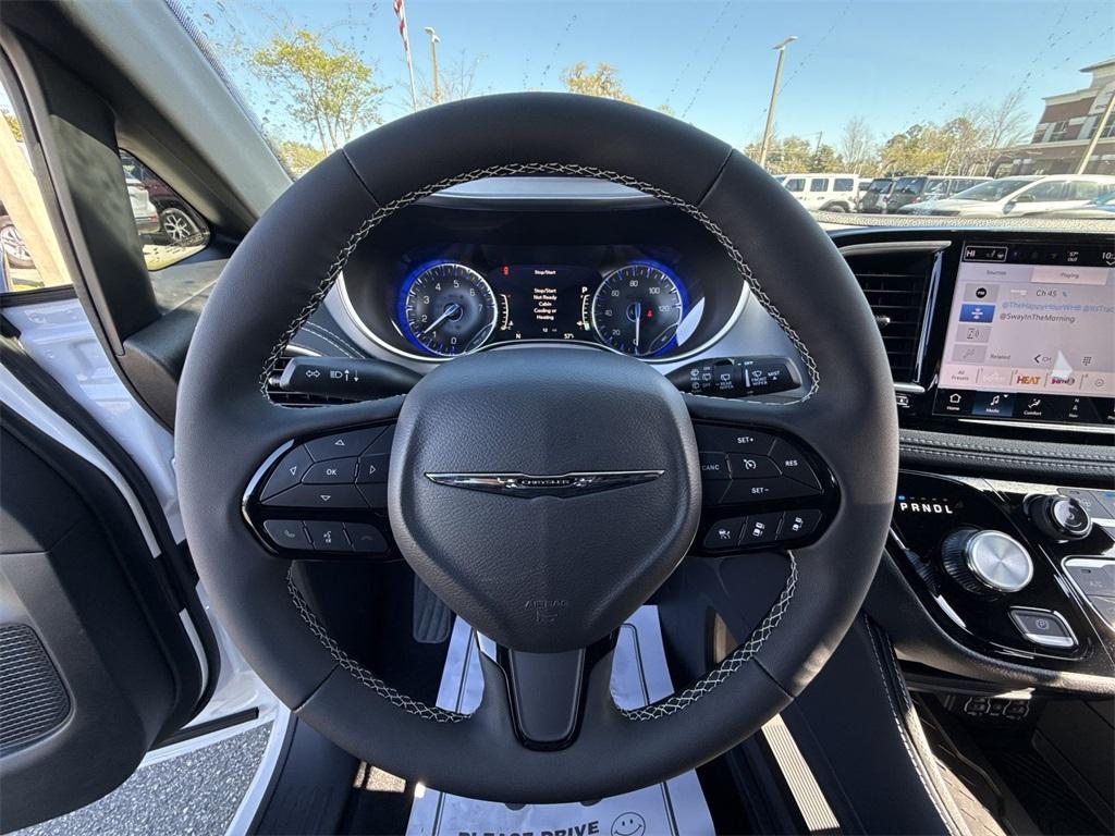 new 2025 Chrysler Pacifica car, priced at $48,231