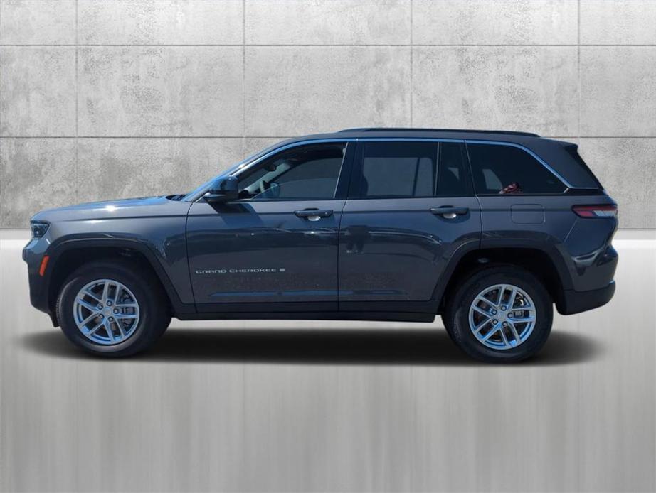 new 2024 Jeep Grand Cherokee car, priced at $40,000