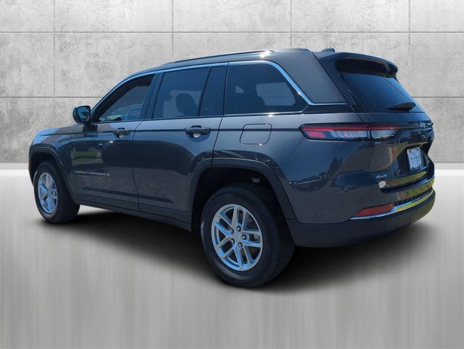 new 2024 Jeep Grand Cherokee car, priced at $40,000