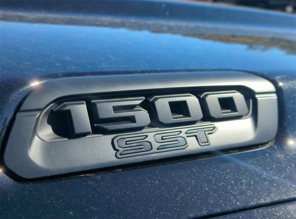 new 2025 Ram 1500 car, priced at $47,536