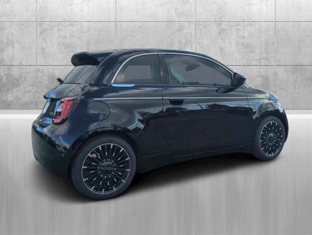 new 2024 FIAT 500e car