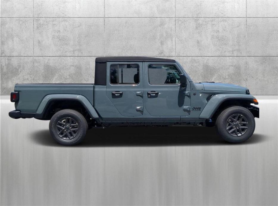 new 2024 Jeep Gladiator car, priced at $41,801