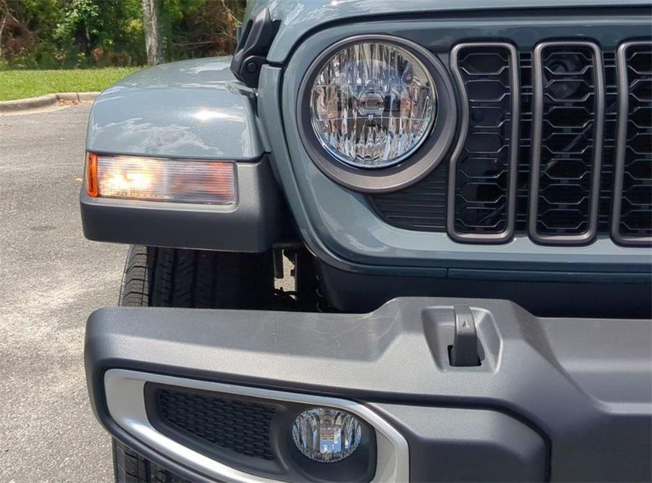 new 2024 Jeep Gladiator car, priced at $41,801