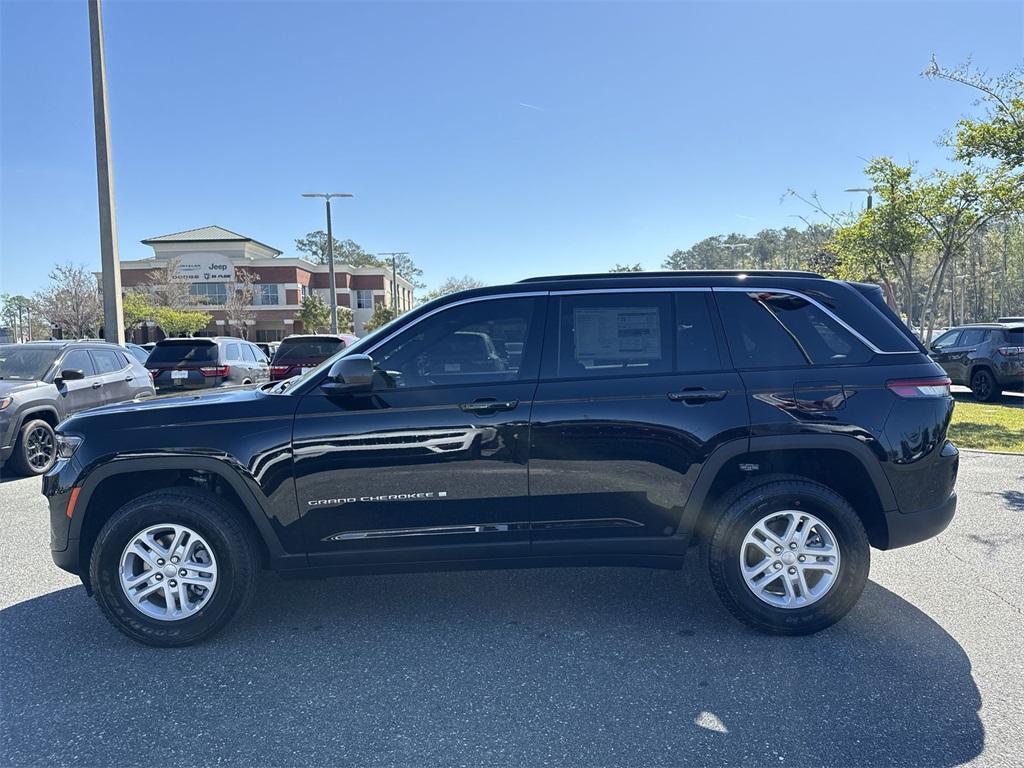 new 2025 Jeep Grand Cherokee car, priced at $37,195