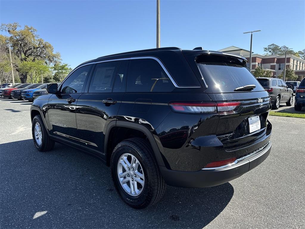 new 2025 Jeep Grand Cherokee car, priced at $37,195