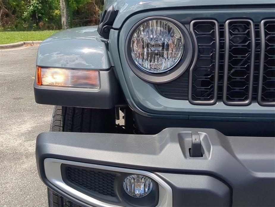 new 2024 Jeep Gladiator car, priced at $40,280