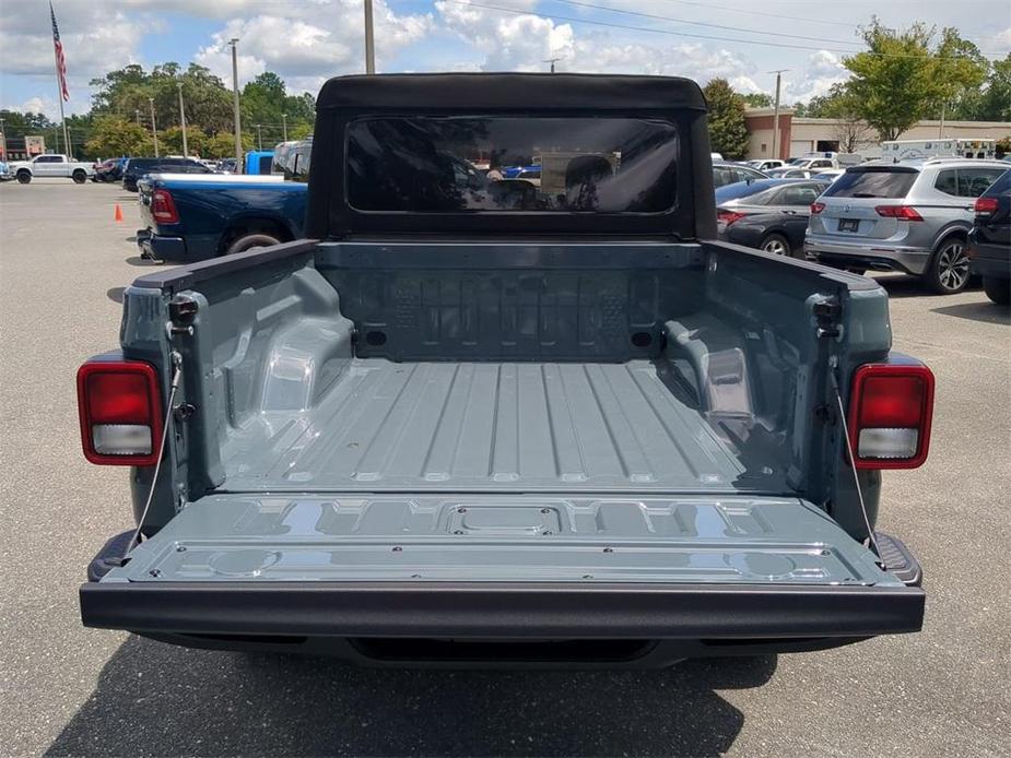 new 2024 Jeep Gladiator car, priced at $40,280