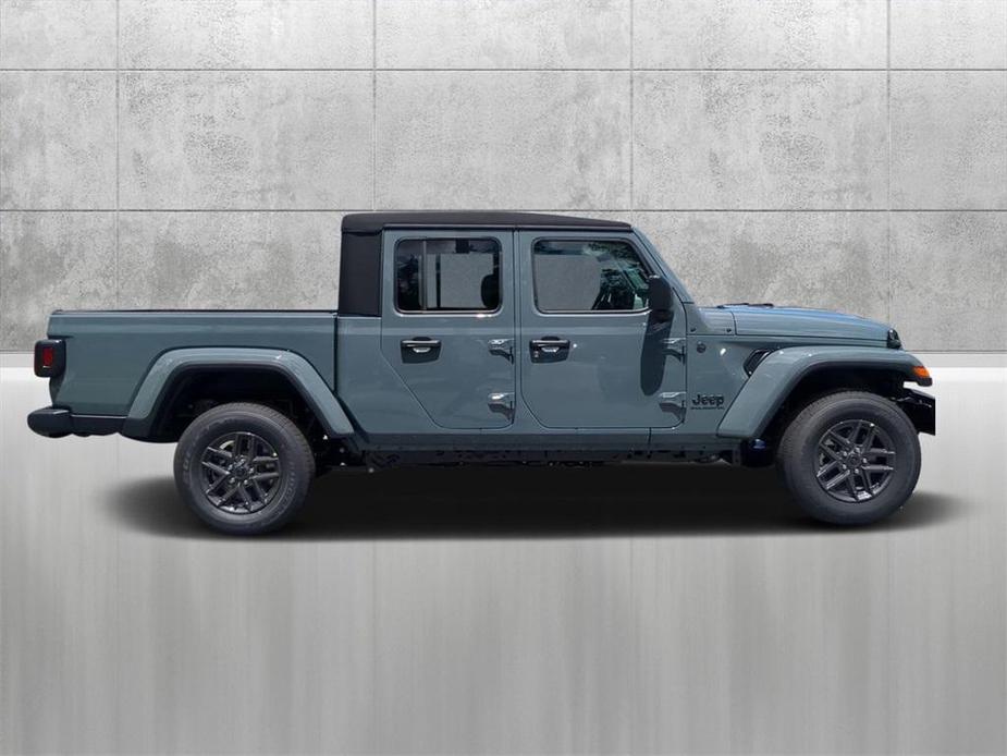 new 2024 Jeep Gladiator car, priced at $40,280