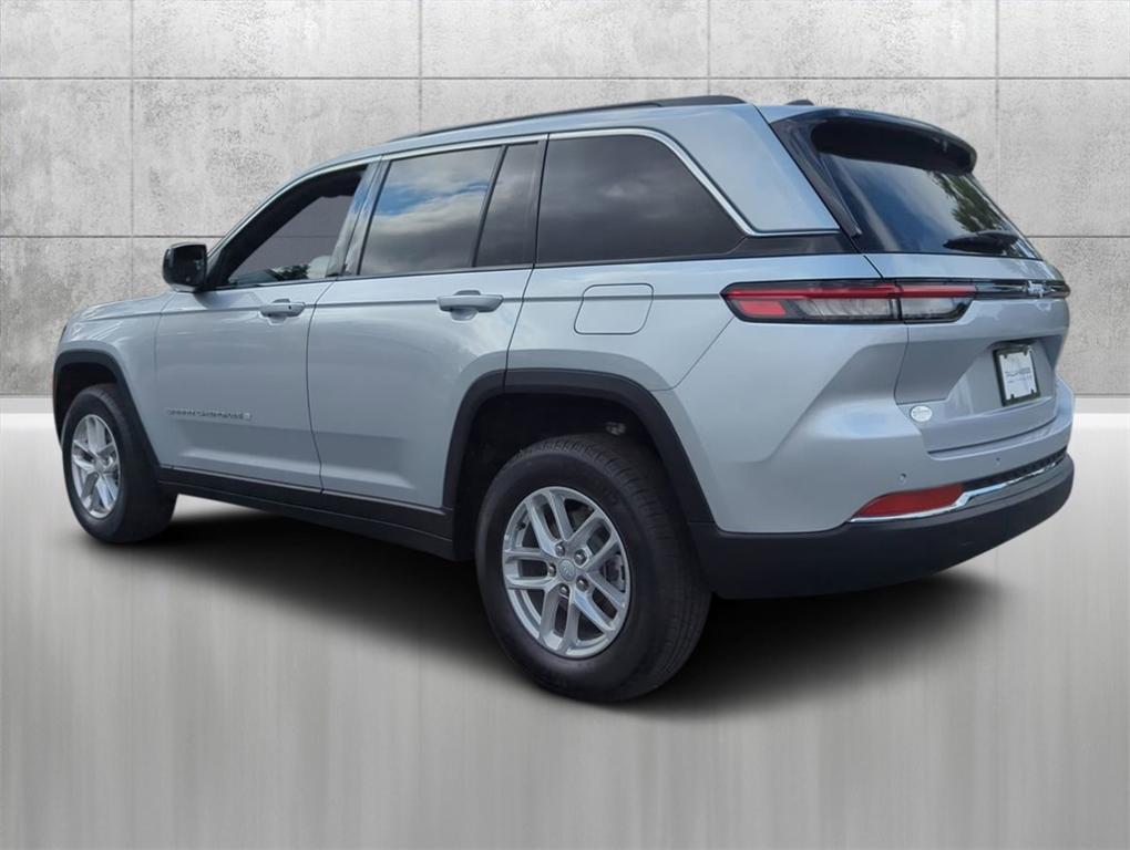 new 2024 Jeep Grand Cherokee car, priced at $37,000