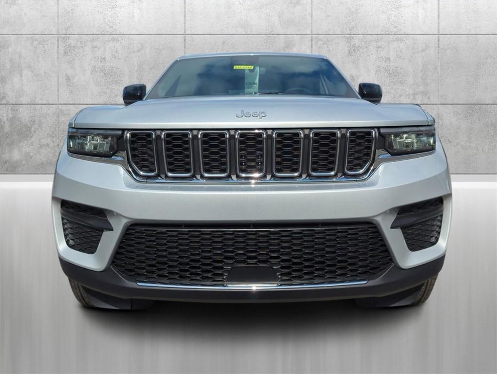 new 2024 Jeep Grand Cherokee car, priced at $37,000