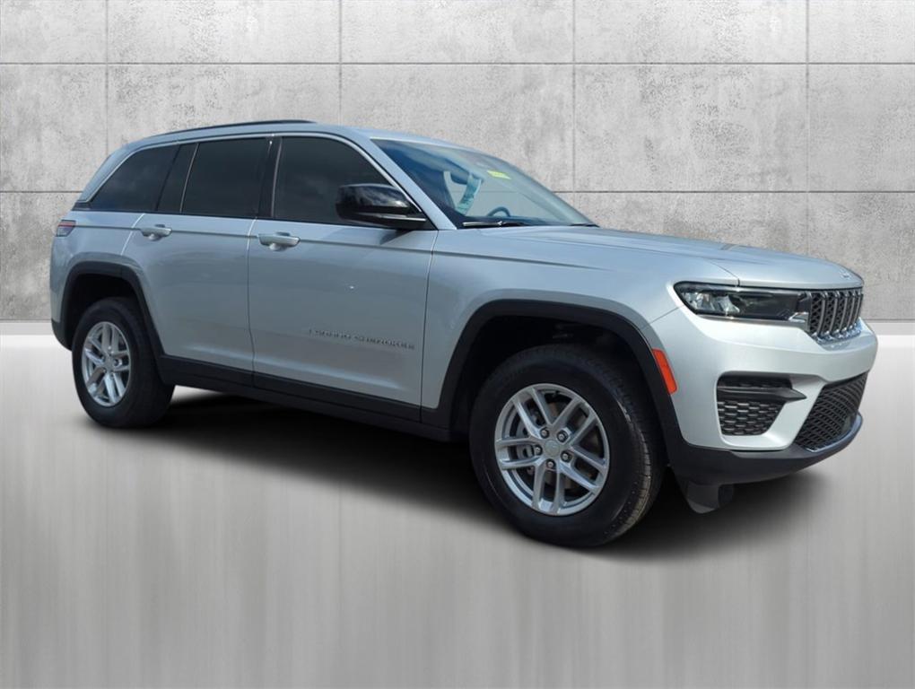 new 2024 Jeep Grand Cherokee car, priced at $37,000