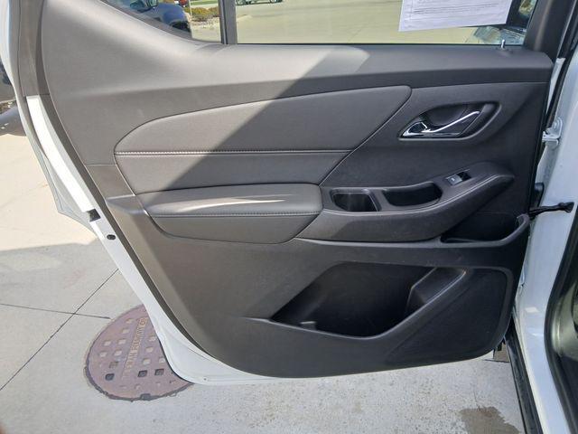 used 2023 Chevrolet Traverse car, priced at $34,500