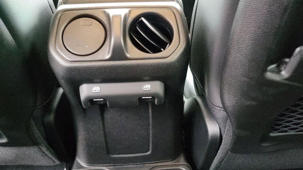 new 2025 Jeep Gladiator car, priced at $48,065