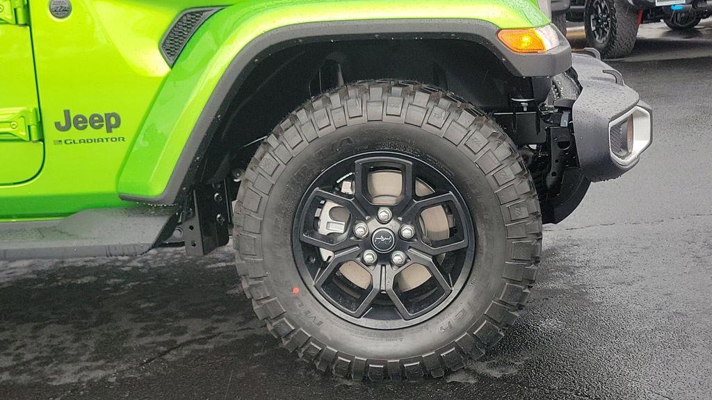 new 2025 Jeep Gladiator car, priced at $48,065
