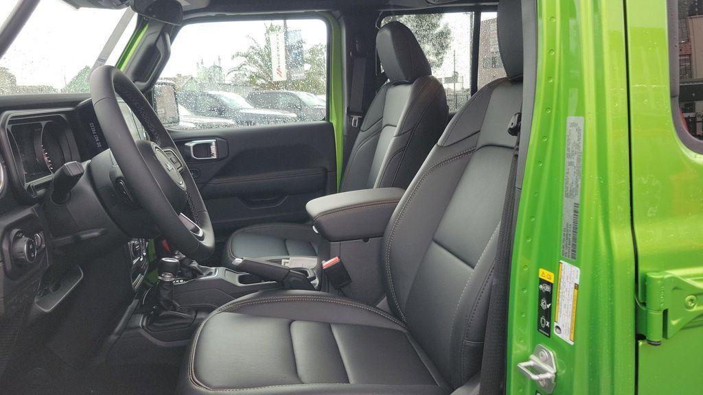 new 2025 Jeep Gladiator car, priced at $48,065