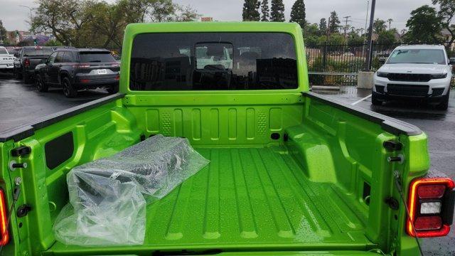 new 2025 Jeep Gladiator car, priced at $51,575