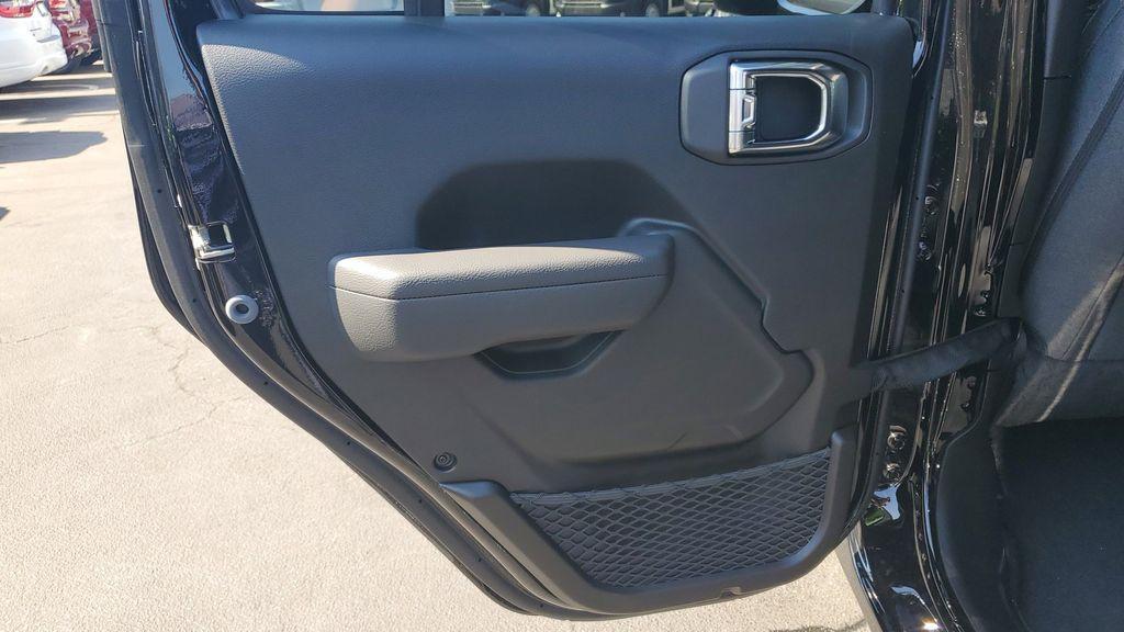 new 2025 Jeep Wrangler car, priced at $50,226