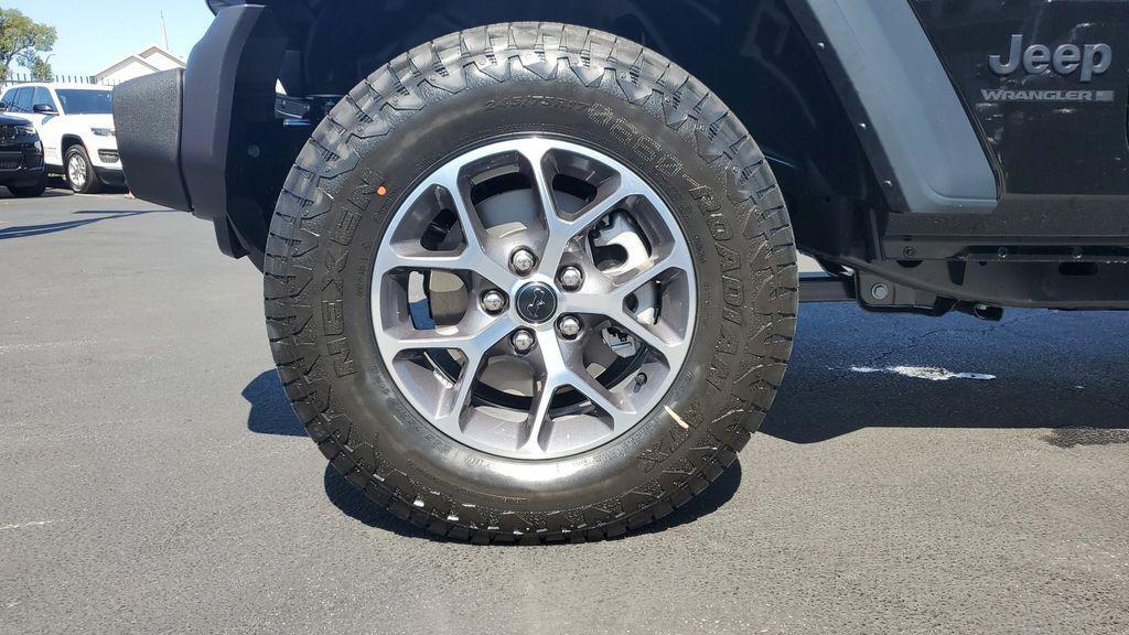 new 2025 Jeep Wrangler car, priced at $50,226
