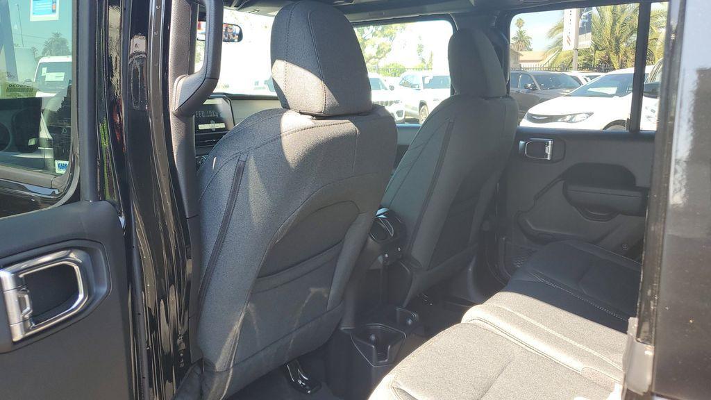new 2025 Jeep Wrangler car, priced at $50,226