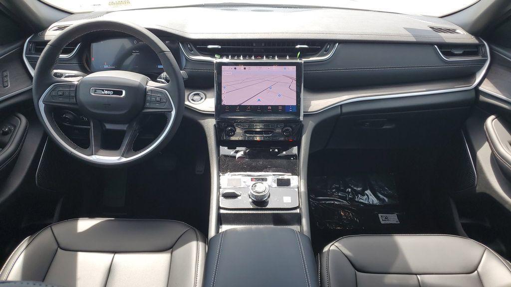 new 2025 Jeep Grand Cherokee car, priced at $50,294