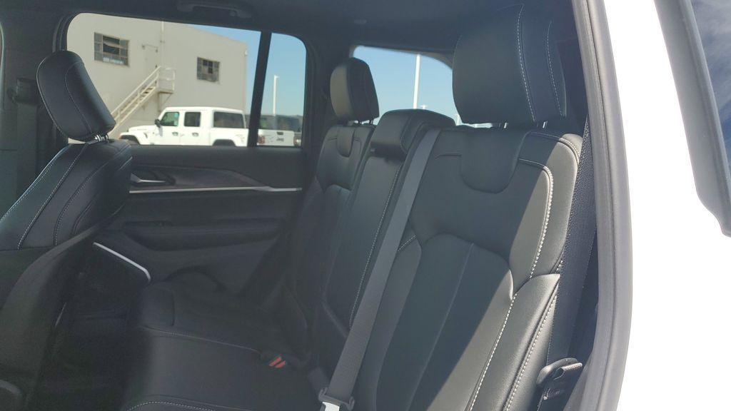 new 2025 Jeep Grand Cherokee car, priced at $50,294