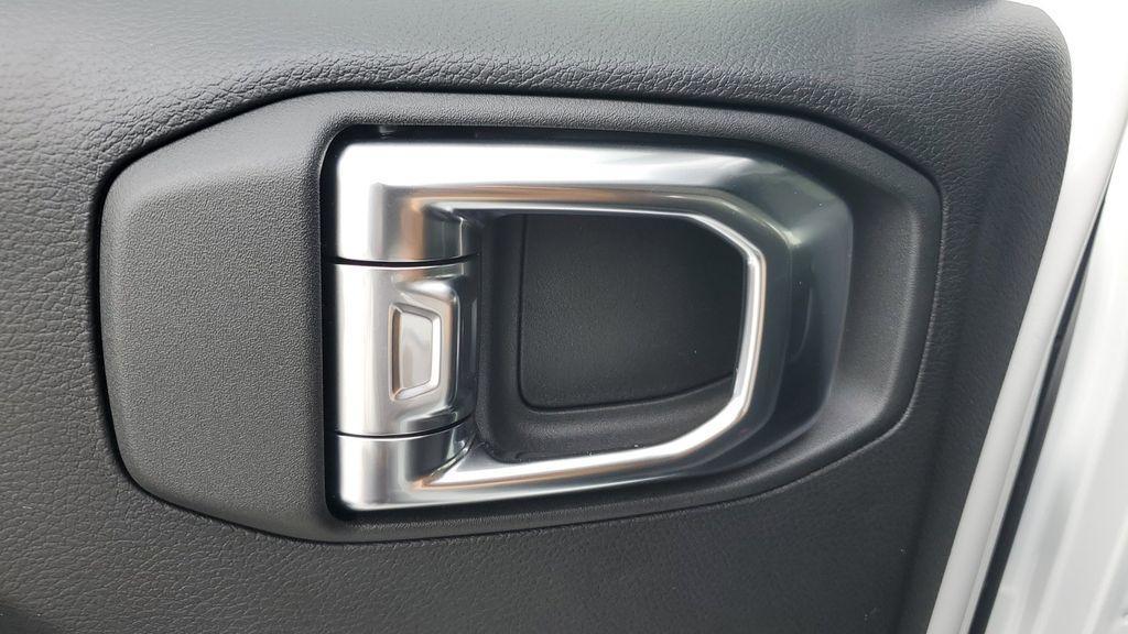 new 2025 Jeep Wrangler car, priced at $37,676